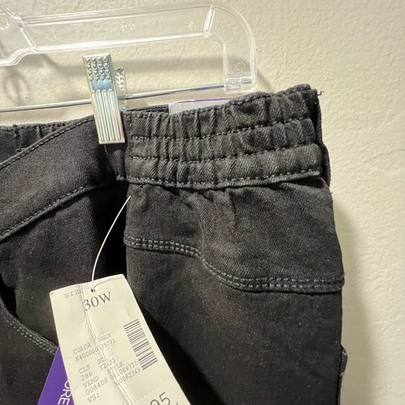 30W NWT Black Jeans Catherine’s with elastic in the back, relaxed fit - Picture 7 of 9